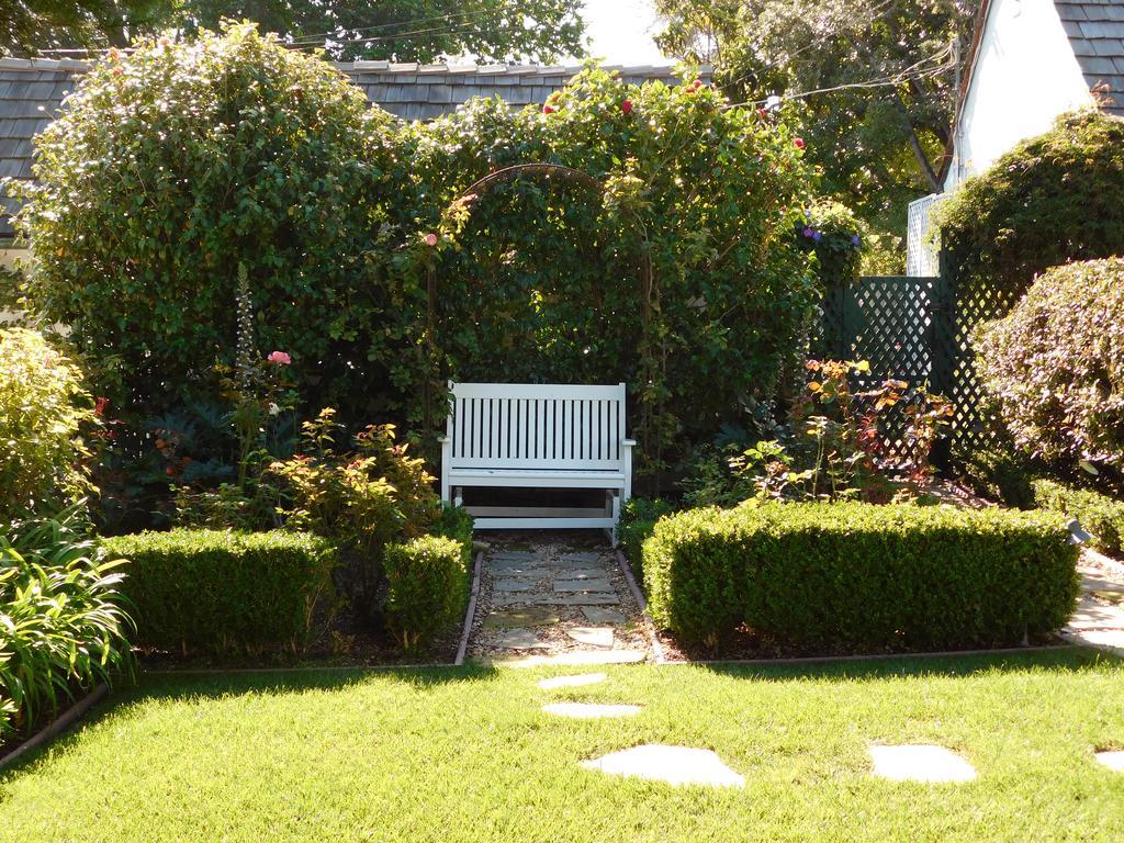 Lincoln Green Inn Carmel-by-the-Sea Exterior photo